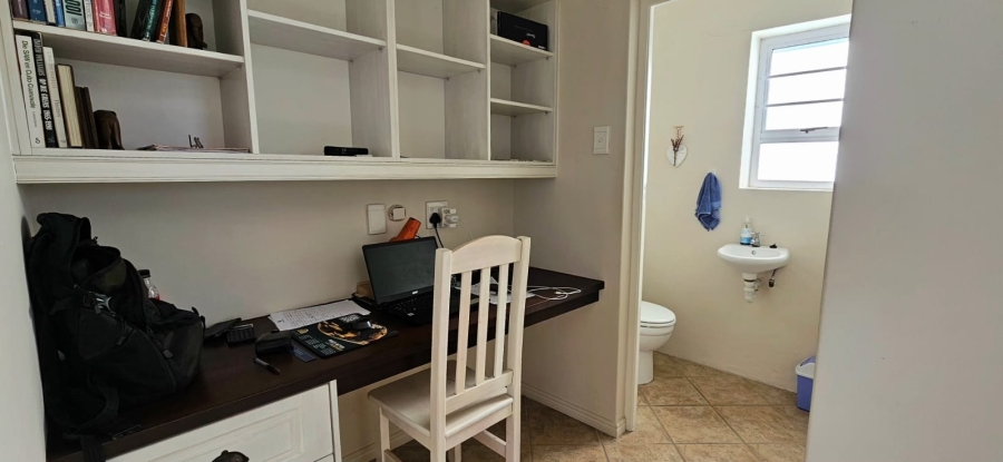 3 Bedroom Property for Sale in Franskraal Western Cape